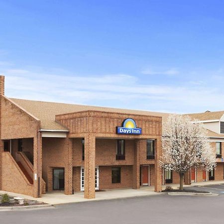 Days Inn By Wyndham Farmville Dış mekan fotoğraf